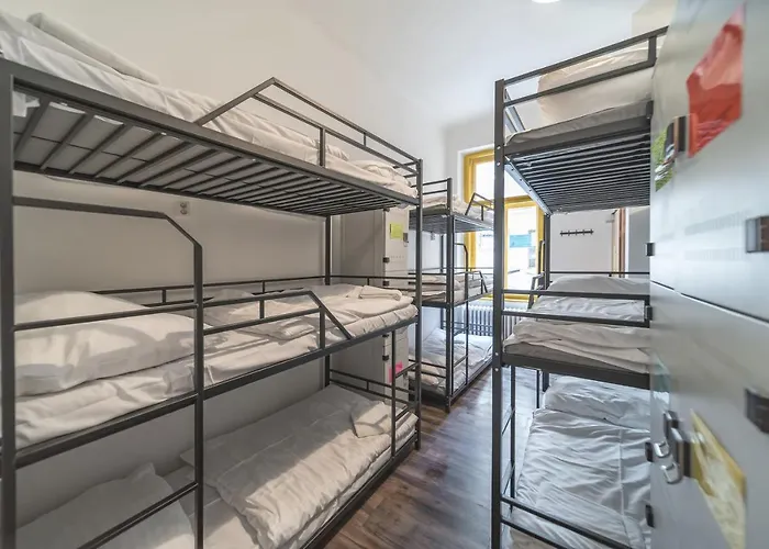 Orange אכסניה פראג