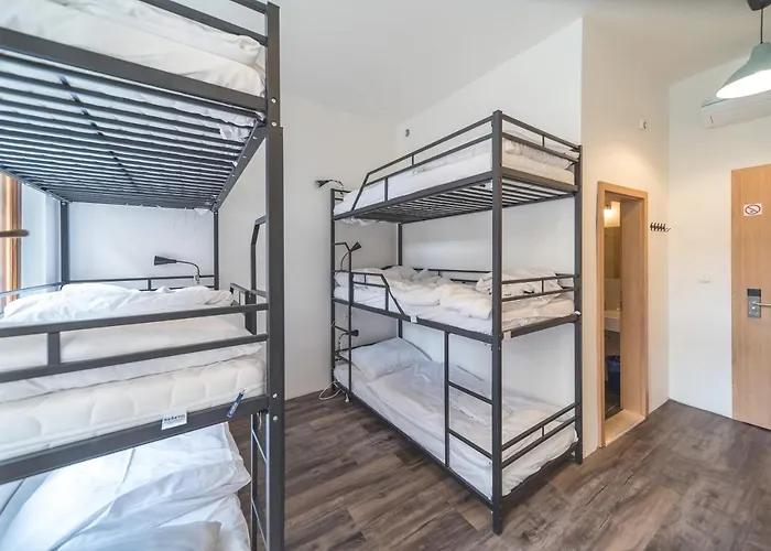 Orange Hostal *