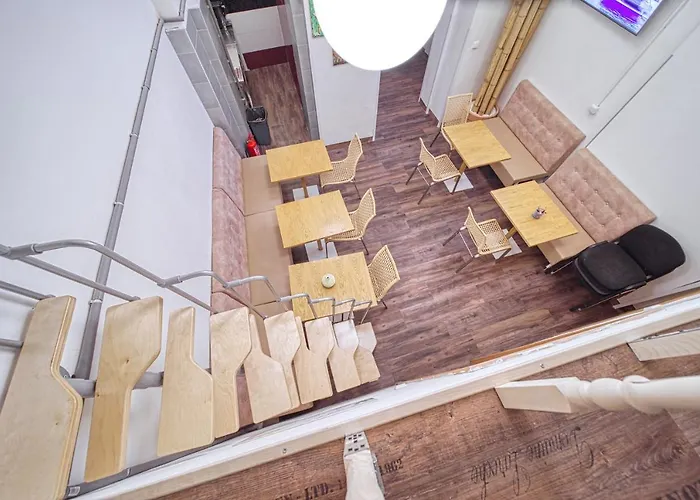 Orange Hostal *