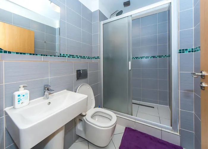 Orange Hostal *